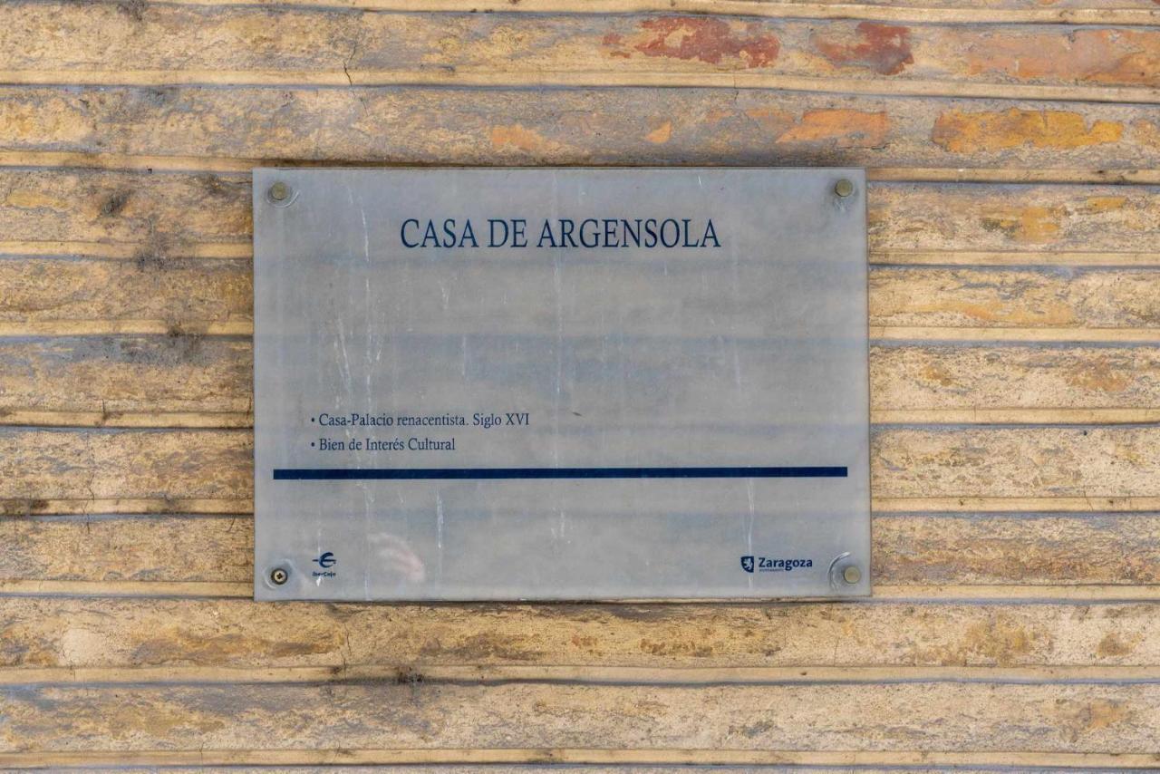 El Palacio De Argensola By Alogest Zaragoza Luaran gambar